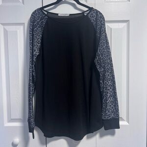 Women's Harhay Long Sleeved Top With Animal Print Sleeves